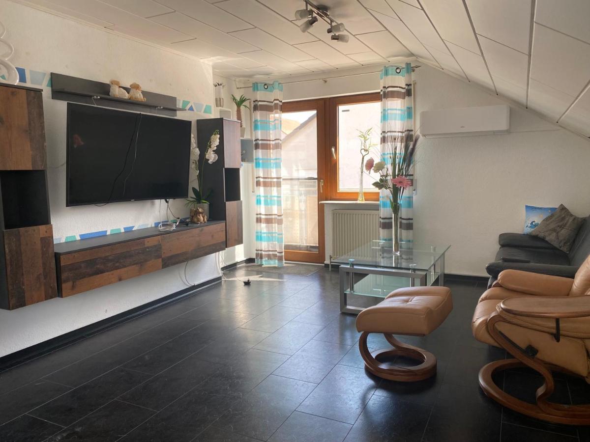 Moderne Ferienwohnung Neckarschleife Mit Klimaanlage Kirchheim am Neckar Luaran gambar